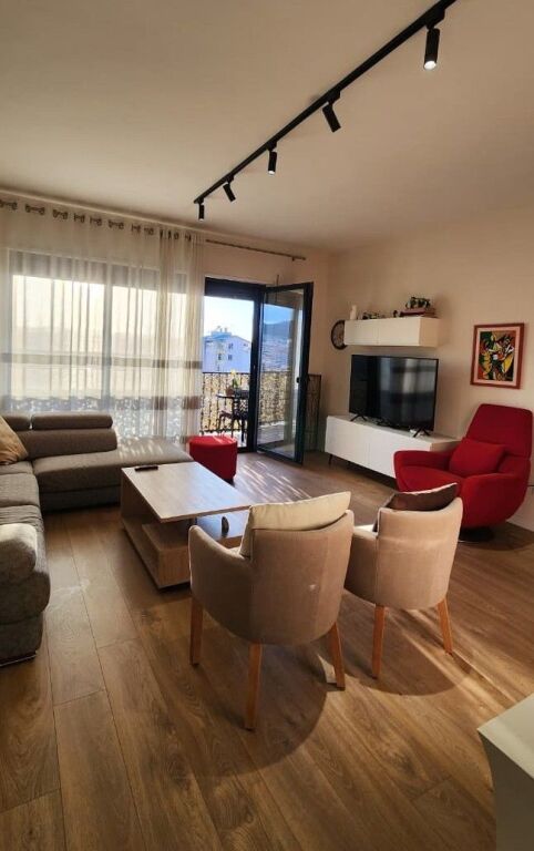 🏡Appartamento 2+1 in affitto in via Myslym Shyri, Tirana❗
