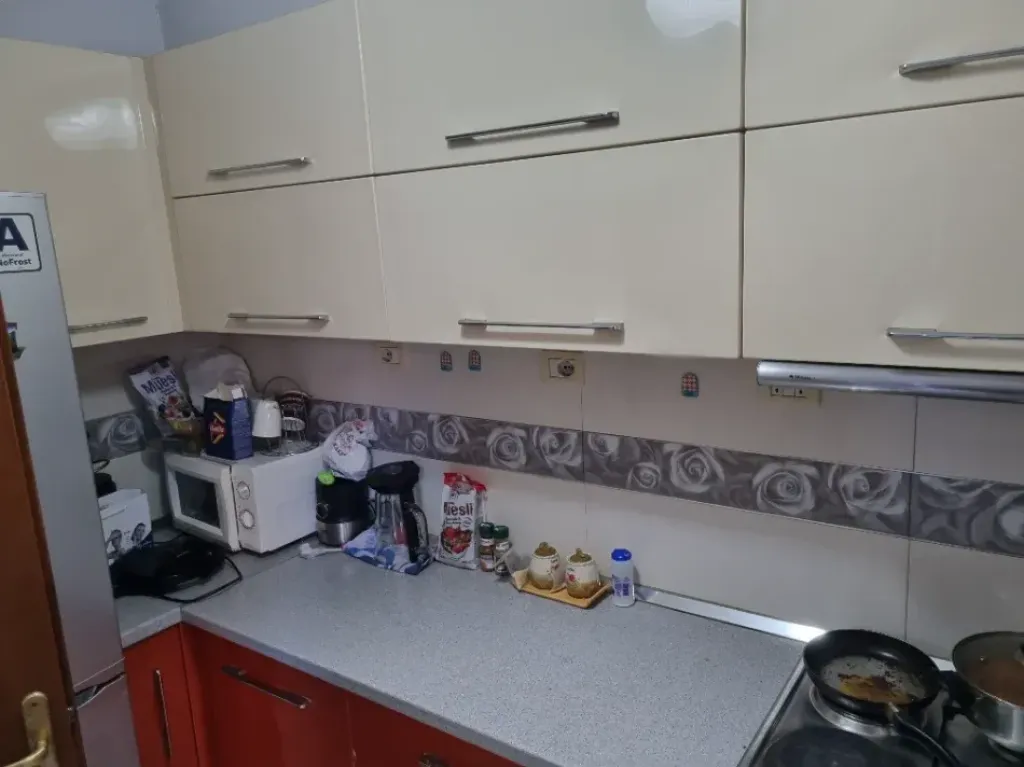 Jepet apartament 2+1 me qira , tek Hilton Garden , prane Kastrati Oil .