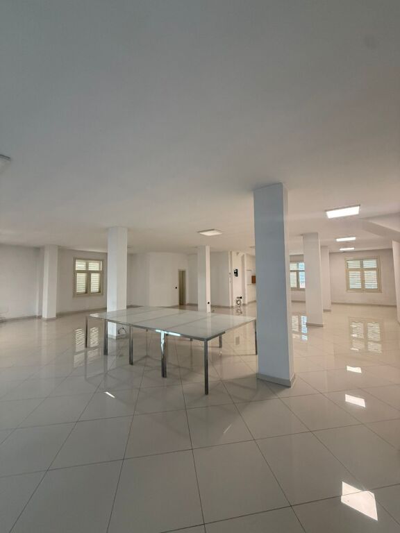 GODINË 5-KATËSHE ME QERA “LAPRAK” 15.000 EURO