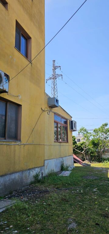 SHITET GODINE 3 KATESHE +BODRRUM SHKOZET RRUGE KRYESORE