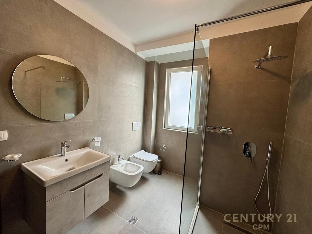 Dupleks 3+1+2 per shitje tek Rezidenca Kodra e Diellit