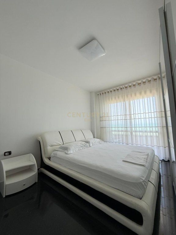 JEPET ME QERA APARTAMENT 1+1 , NE SHKEMBIN E KAVAJES ME PAMJE DETI ! 