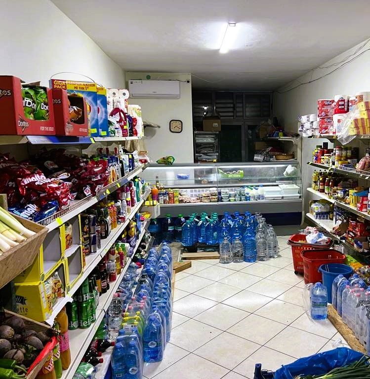 Ambjent komercial per shitje tek Komuna e Parisit