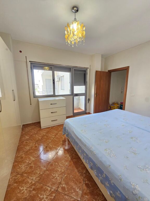 JEPET ME QERA APARTAMENT 2+1 PRANE UJËSJELLËSIT, DURRËS
