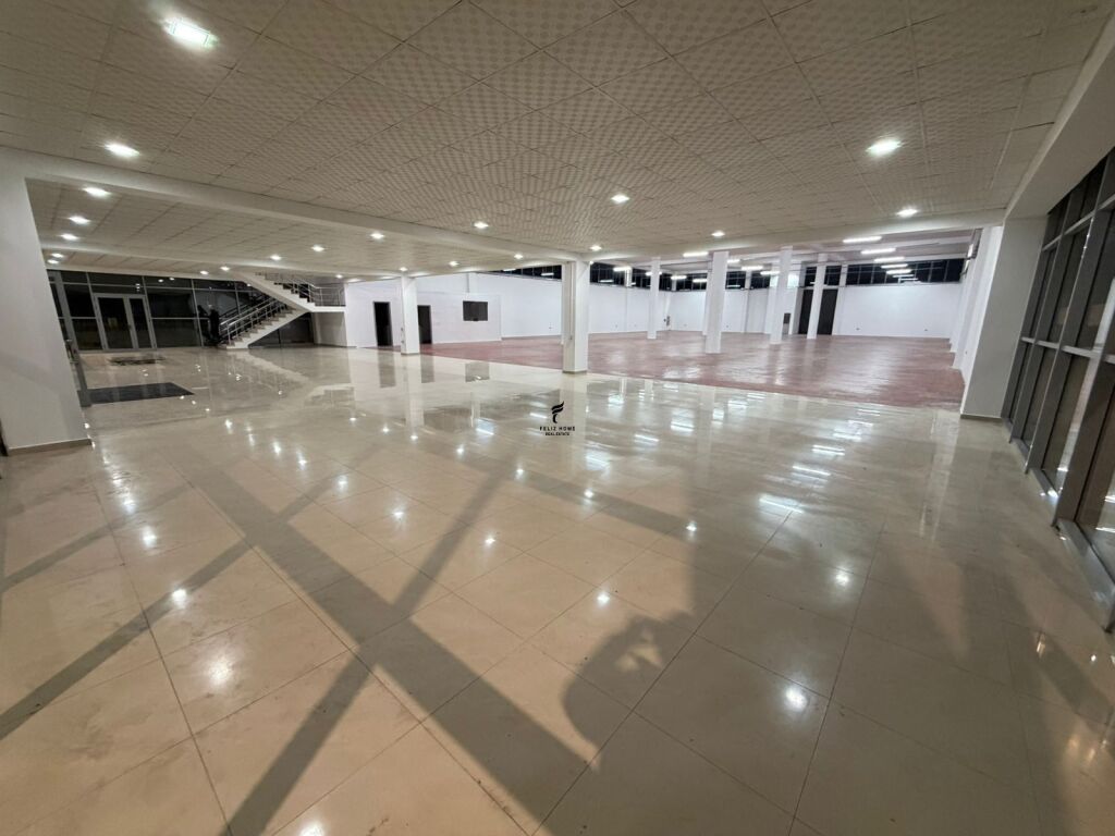 WAREHOUSE FOR RENT 1600 M2 RINAS 6500 EURO FH-69701