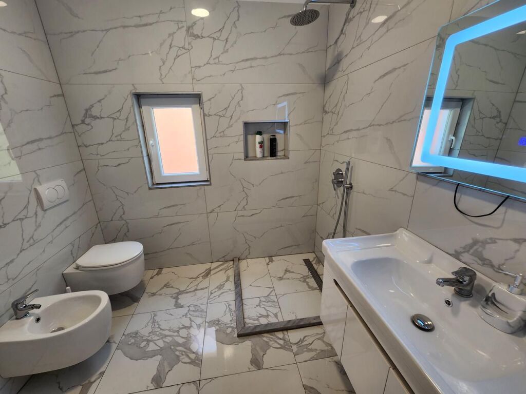 🏡 Apartment 2+1 for Rent – 21 Dhjetori