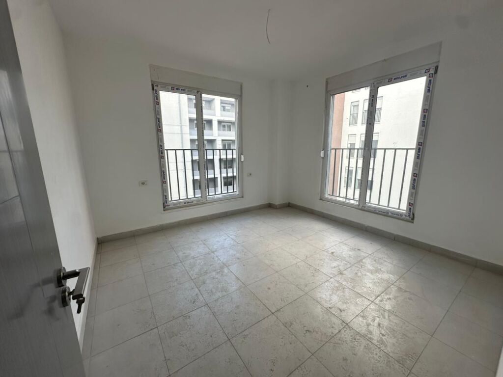 Apartament 2+1 me Qera 5 Maji