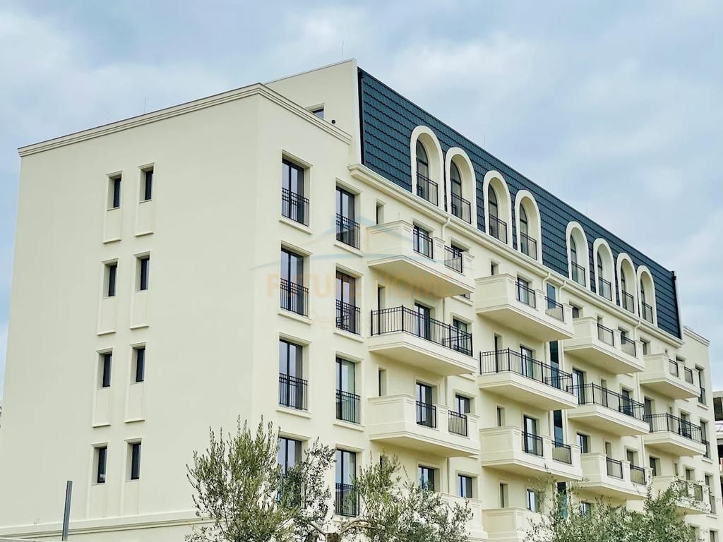 Shitet, Apartament 1+1, Tirana Cielo, Mjull Bathore , Tiranë.