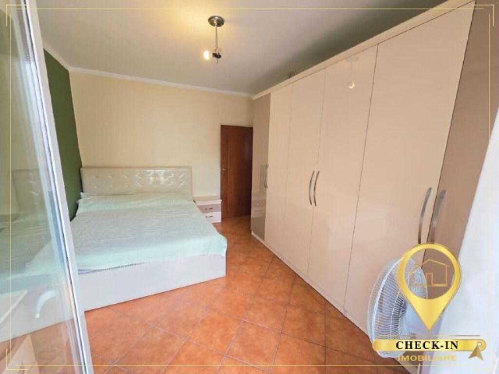 1+1 me qera perballe Tregut te Medresese