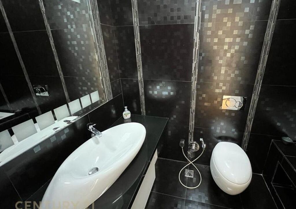 Penthouse for sale 3+1+2 + Parking Spot and Veranda at the Dry Lake