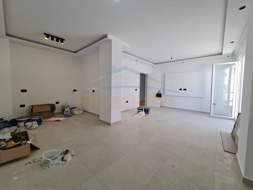Shitet, Apartament 2+1, Fresku, Tiranë. ELT55765