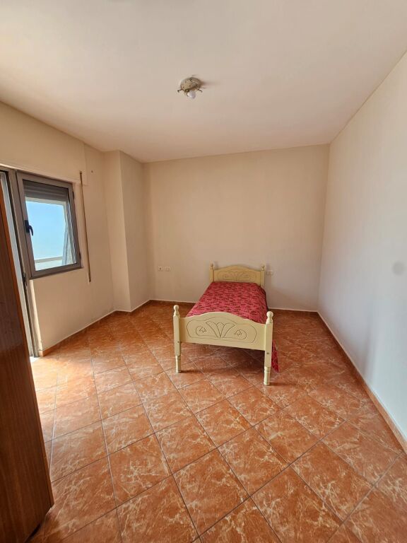 JEPET ME QERA APARTAMENT 2+1 PRANE UJËSJELLËSIT, DURRËS