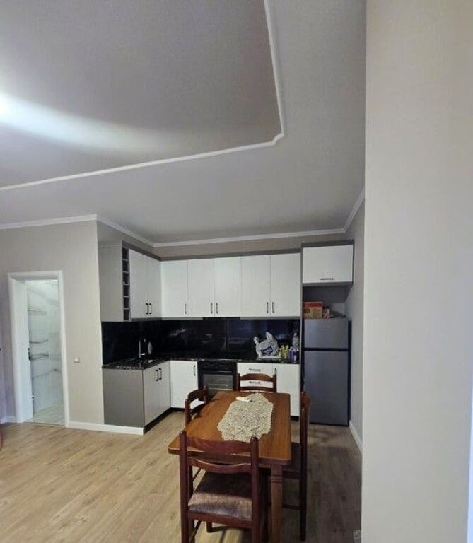 Apartament 2+1 në shitje prane vilave te vienes ne Golem!!!
