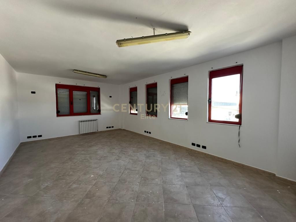 Jepet Kapanon me qira prane QTU-se, Tirane