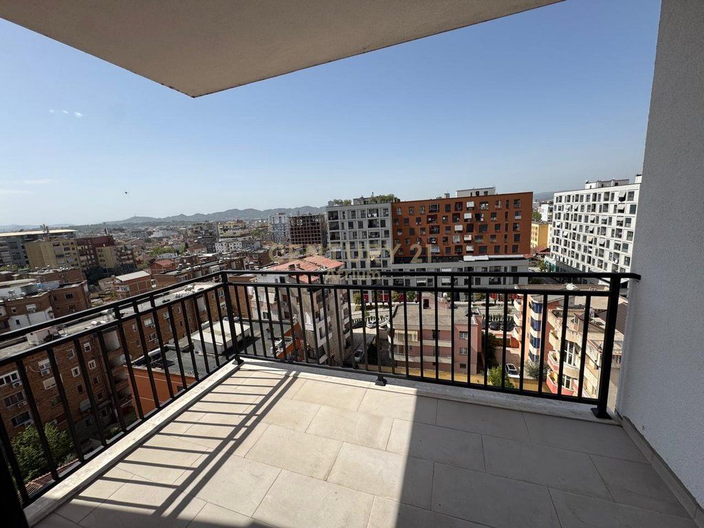 🏙️ APARTAMENT NE SHITJE ME PAMJE FANTASTIKE TE TIRANES 2+1+2 TUALETE+ 2 BALLKONE NE KOMPLEKSIN MIRABELLA NE LAGJEN 'VARRI BAMI'