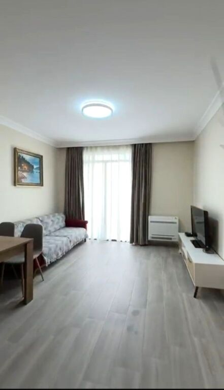 🏢Ne fund te Rruges 5 Maji, jepet me qera apartament,1+1,i mobiluar  450Euro