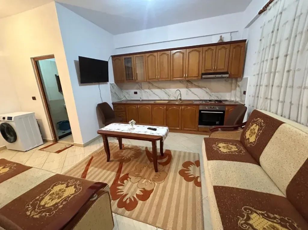 Apartament 2+1 me Qera Kombinat