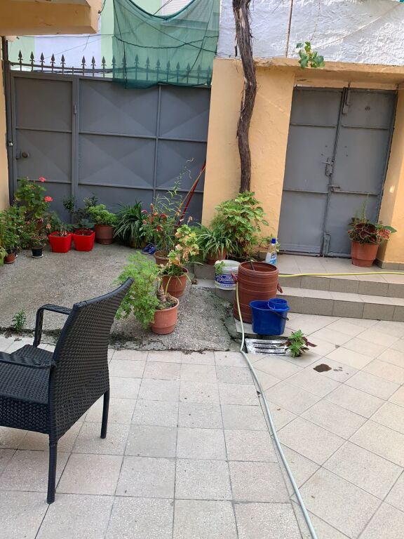 Shitet vile 2 kateshe bashk me 2 dydane prane Gjykates Durres