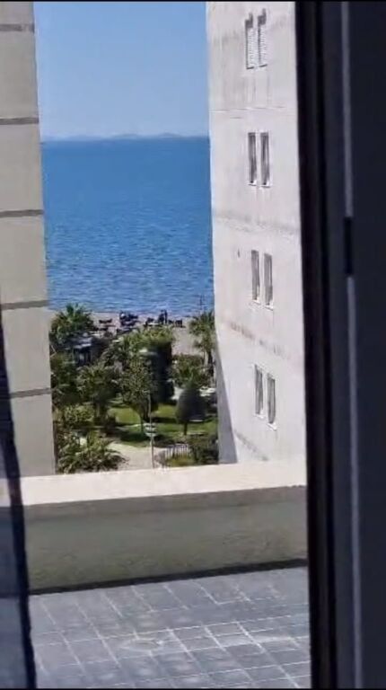 Shengjin shitet banes me pamje deti.