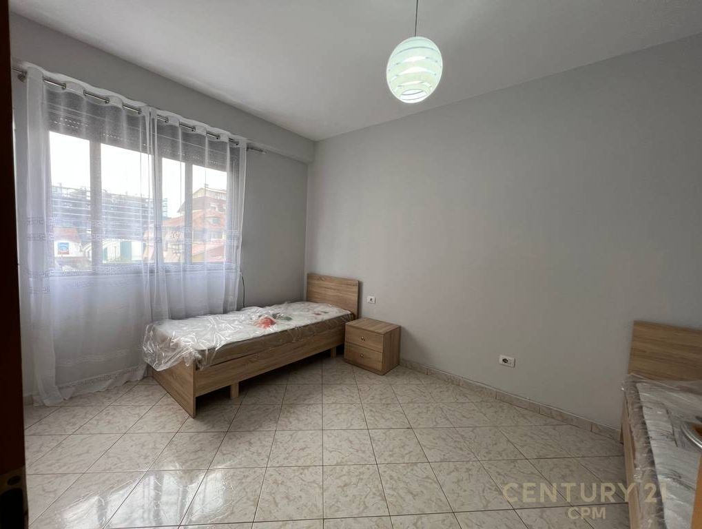 Apartment 2+1 for rent at Komuna e Parisit!
