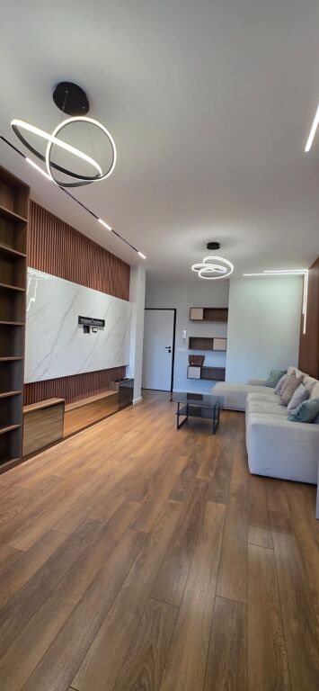 Ekskluzive!!!Apartament 2+1+2 Poste parkimi ne shitje tek Tower Bridge ne Tirane