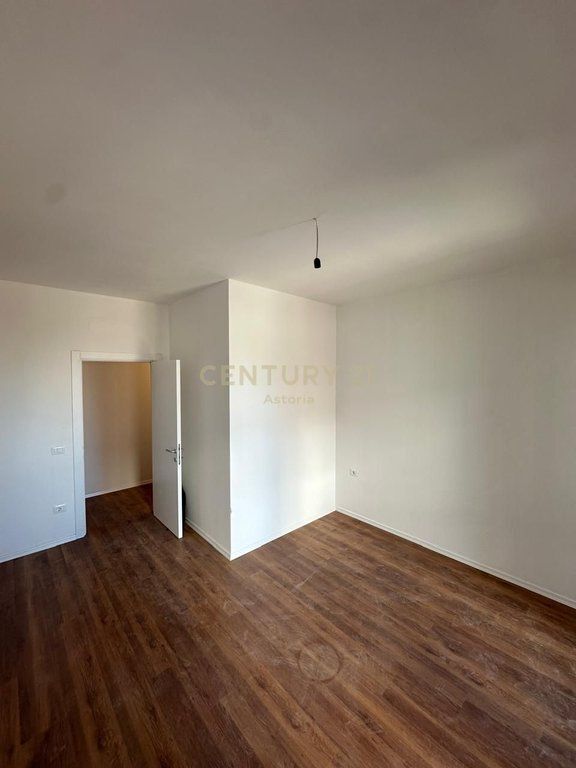 Apartament 1+1 për shitje në Don Bosko – Ndriçim Natyral, Orientim Jug-Perëndim dhe Akses Strategjik!