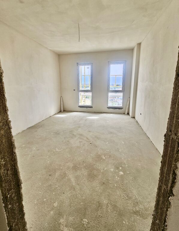 Shitet Apartament 2+1 tek Univers City