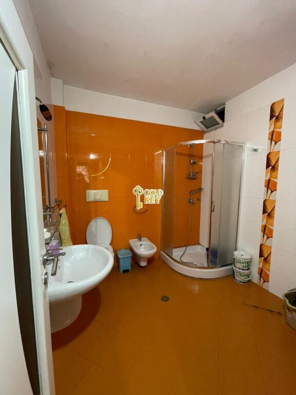 🏡 APPARTAMENTO IN AFFITTO 2+1 + 2 BAGNI + BALCONE – Palazzo dello Sport, Durrës