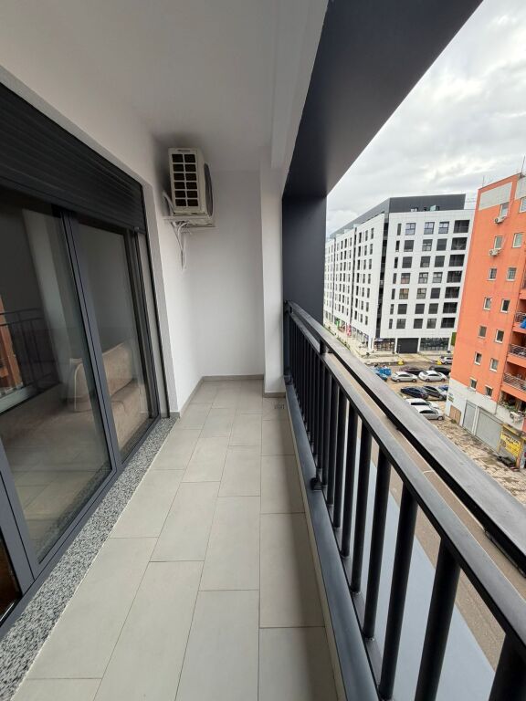 Jepet me qera apartament 1+1 Kompleksi Ndregjoni, Rruga Jordan Misja