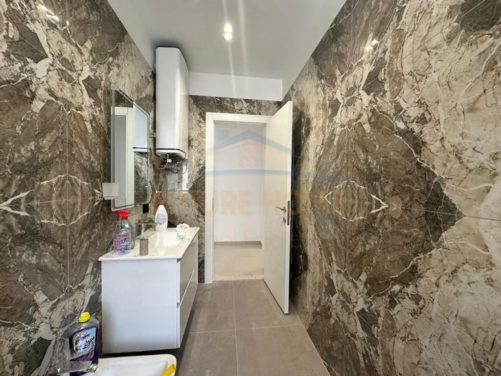 Shitet, Apartament 2+1, Fresku, Tiranë. ELT55765