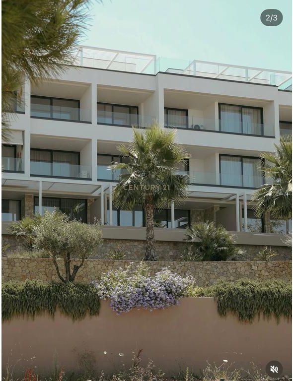 Apartment 2+1+2 in the Elite Residence of Ujë të Ftohtë, with Spectacular View of the Sea and the City, Vlorë