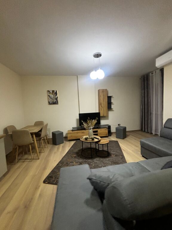 SHTËPI ME QERA – RRUGA E KAVAJËS (PËRBALLË DELIJORGJIT)