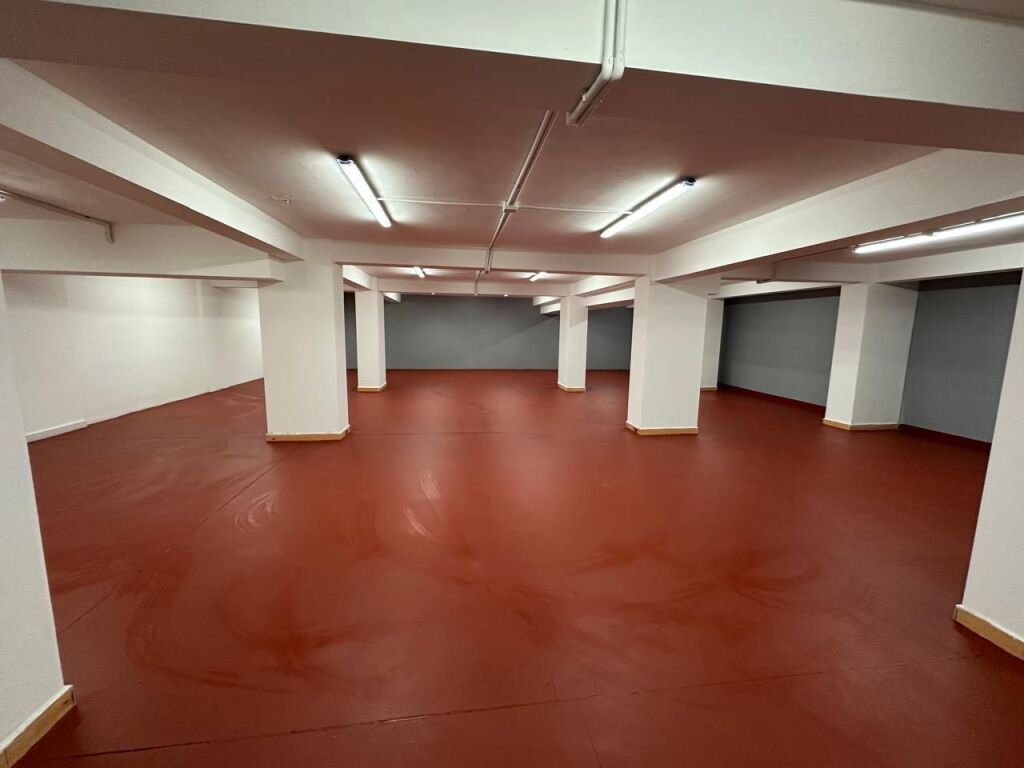 OKAZION - TIRANE PRANE SHKOLLES SE KUQE, SHITET DYQNE+ MAGAZINE + PARKIME Per Tipologji Te Ndryshme Biznesi!!! Prona ndodhet ne katin 0 dhe -1