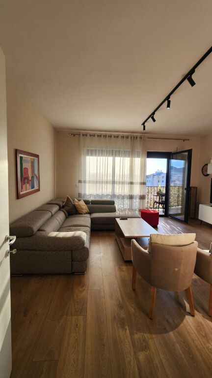 APARTAMENT 2+1 PER QERA TEK PAZARI I RI