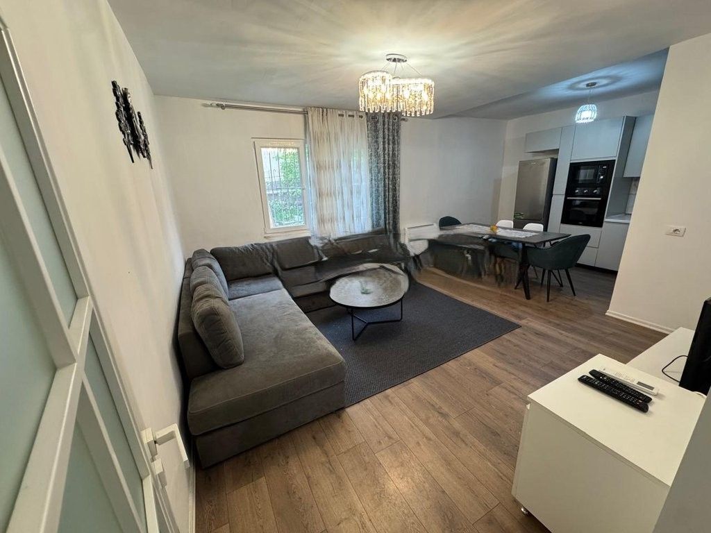 JEPET SHTEPI PRIVATE ME QERA  1+1 .500 € /Muaj