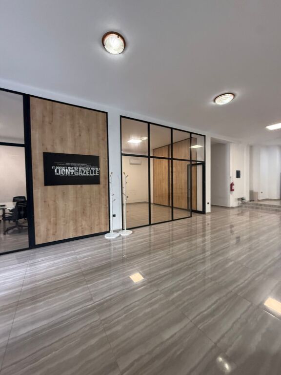 GODINË 5-KATËSHE ME QERA “LAPRAK” 15.000 EURO