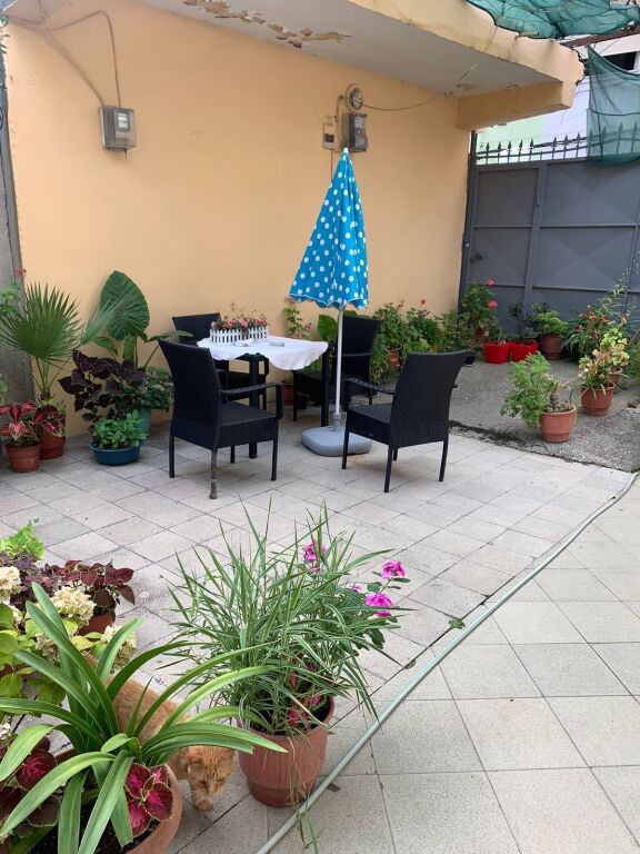 Shitet vile 2 kateshe bashk me 2 dydane prane Gjykates Durres