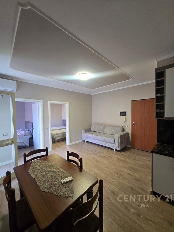 Appartamento 2+1 in vendita vicino alle ville di Vienna a Golem!!! 
