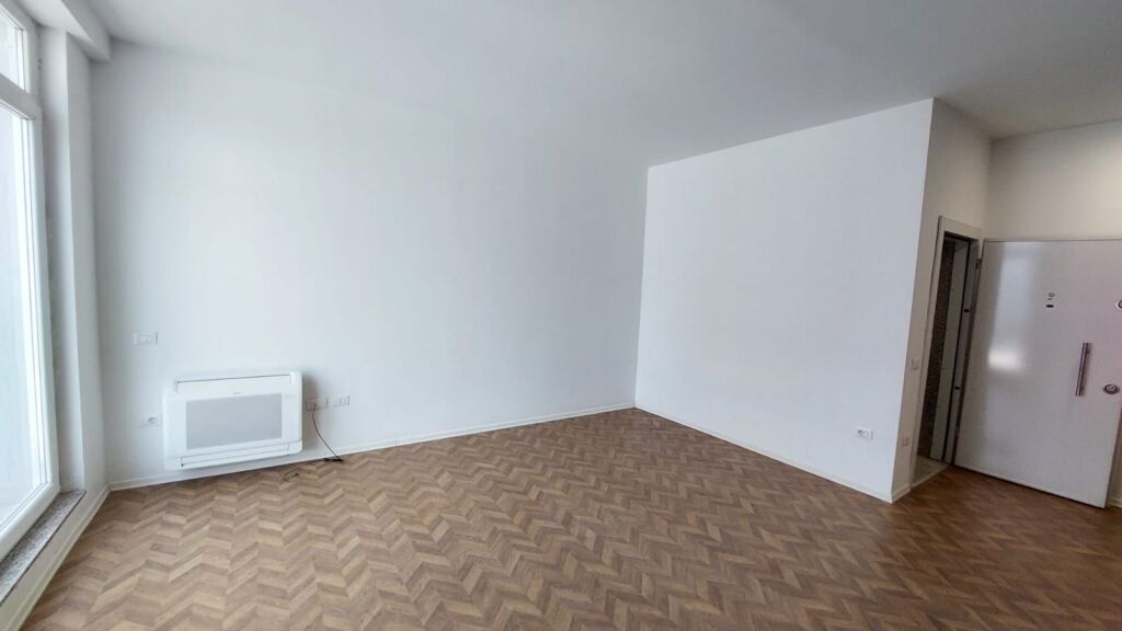 Zyre per qera 90 m2 te Kika 2