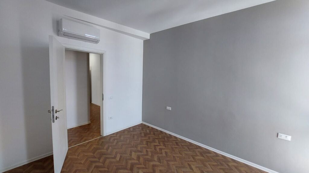 Zyre per qera 90 m2 te Kika 2