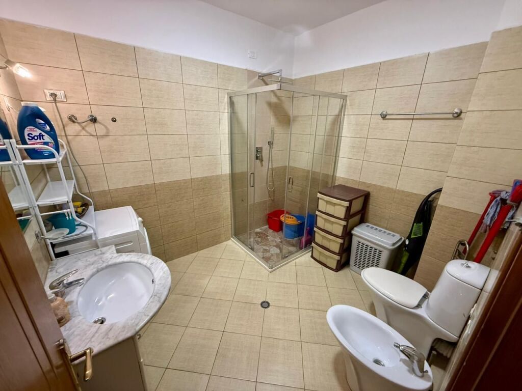 📣 RENT Apartment 2+1+2 With Balcony 📍 "Kavajes" Street, Opposite the Mosque ✨💶 Price 70,000 Leke/Month