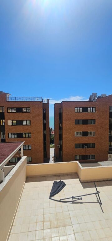 SHITET APARTAMENT 2+1+2+ BALLKON DURRES VILA E ZOGUT MUNDESI PER TA NDAR NE 2 APARTAMENTE 1+1 OSE GARZONIERE