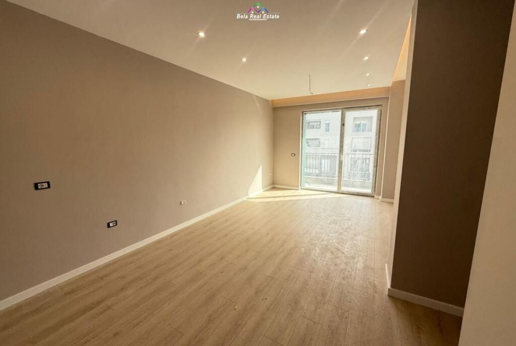 Zyre Me Qera 2+1 Tek Komuna e Parisit ( ID BZ2919) Tirane