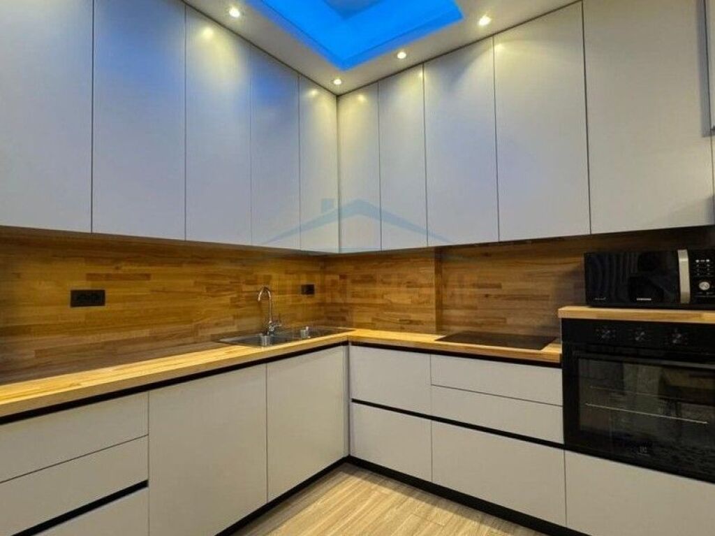 Qera, Apartament 2+1+2+Post Parkimi , Jordan Misja , Tirane