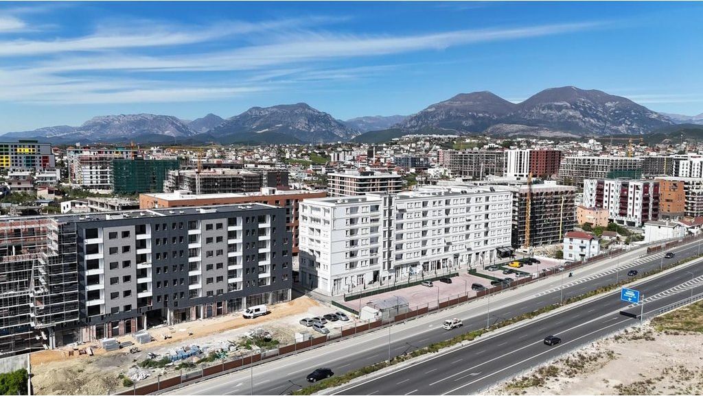 Paskuqan, we sell a 1+1 apartment in a strategic position