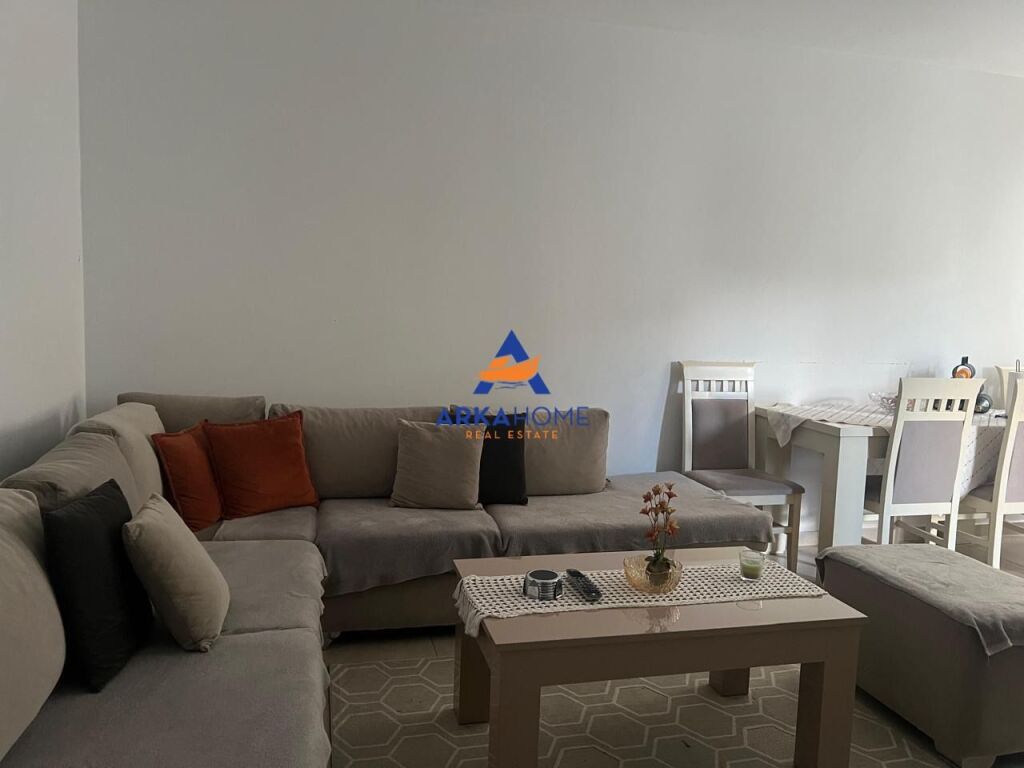 JEPET APARTAMENT ME QERA 1+1+BALLKON " 21 DHJETORI " 55000 LEKE