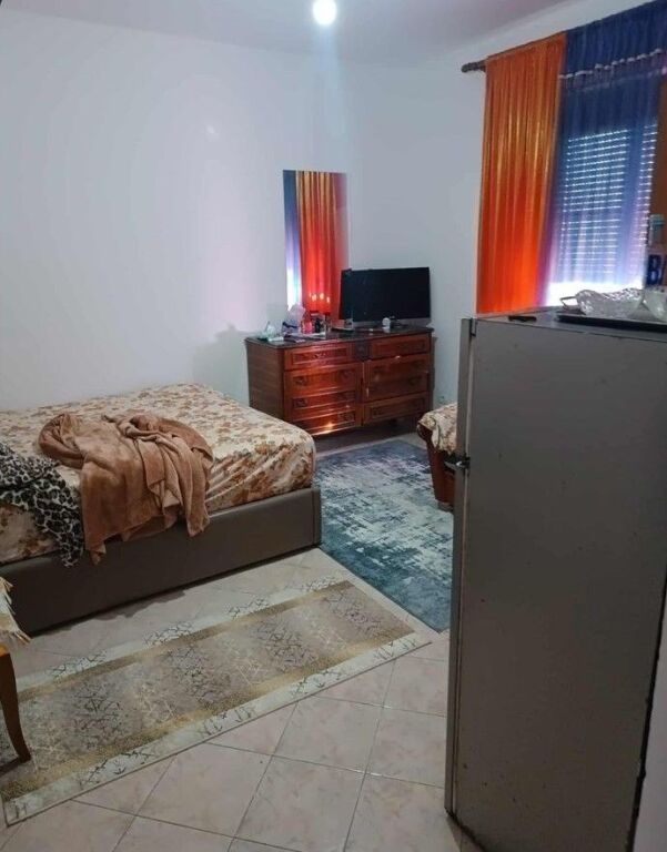 SHITET VILE PRIVATE 2 KATE NE HEKURUDHA PLAZH