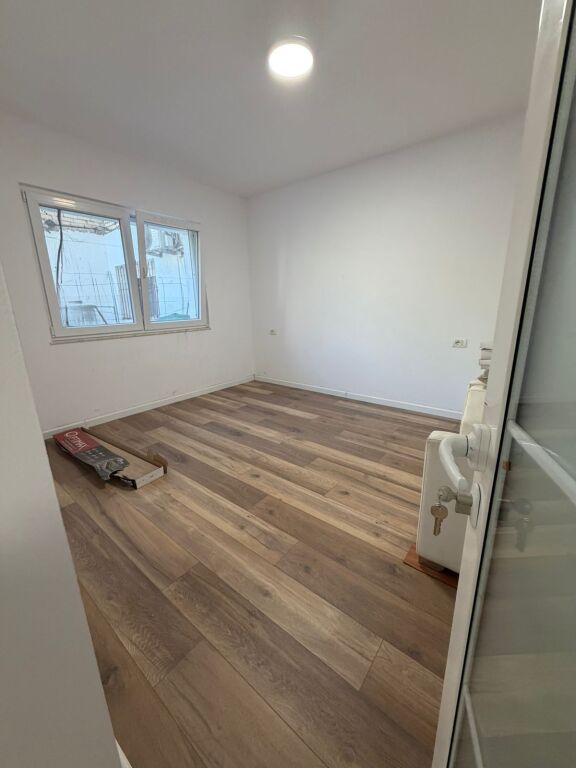 Vasil Shanto_Vendesi 1+1 Appartamento Esistente