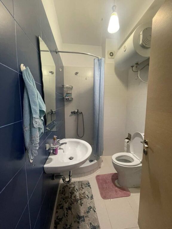 🏡 Jepet me qira apartament 2+1 📍 Qyteti Studenti, Kompleksi Ana  🏢 Pallat i ri me ashensor 🪜 Kati 3  💶 Çmimi: 550€/muaj   