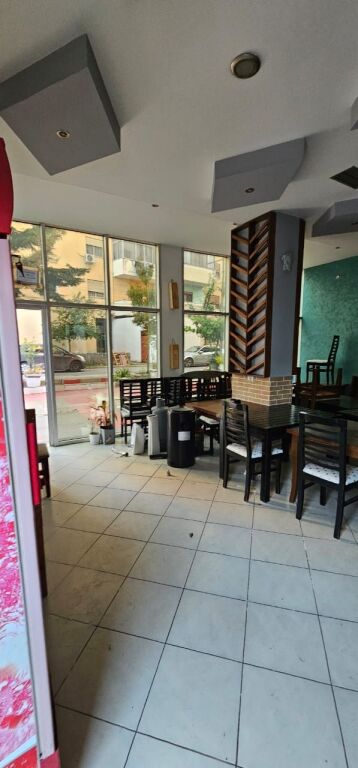 SHITET BAR RESTORANT 108M2 + 60M2 VERANDE ILIRIA PLAZH